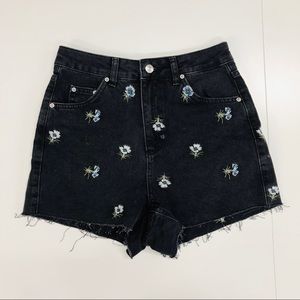 TopShop black flowers cut off mom shorts (8)